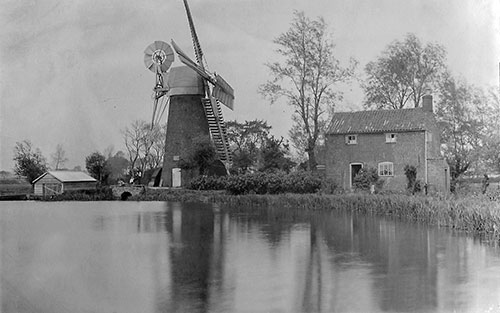 Windpump working c.1909