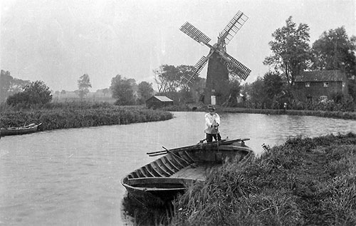 Windpump working c.1924