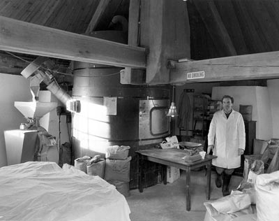 Garboldisham roundhouse interior c.1980