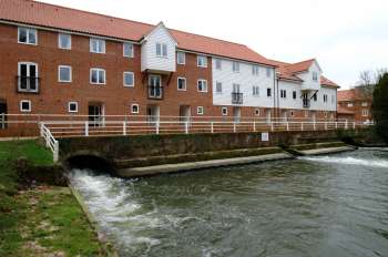 Tailrace and millpool in February 2003