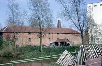 Surrounding buildings May 1969